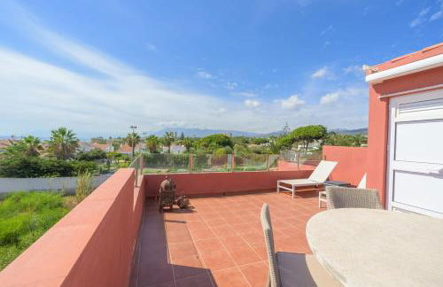 Beautiful Frontline beach Townhouse - Photo 45