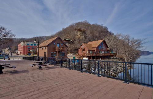 Custom Waterfront Lodge, 4 bed, 4 Bath, Sleeps 12! - Foto 57