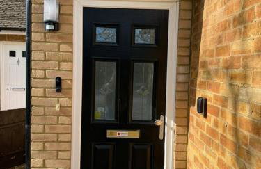 Entire 2 Bed House in London Area - Parking - Sleeps 5 - Foto 7