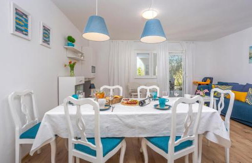 3 Bedroom Amazing Home In Malinska - Foto 6