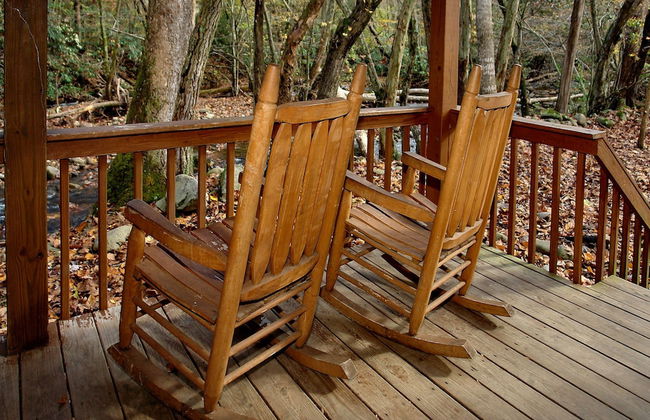 Jon's Pond on Cosby Creek - 2 Bedrooms, 2 Baths, Sleeps 6 Cabin by RedAwning - Foto 11