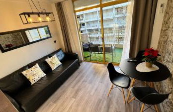 NUEVOS 2026 ESTRENA PRECIOSO APARTHOTEL INTER2, NEW APARTMENTS lN SALOU! self check in! PARKING! PORT AVENTURA - Foto 9