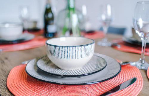 Modern 3 Bedroom House Perfect for Short and Long Stays - Foto 65