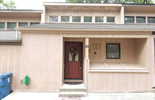 Corner Lake Getaway - Photo 23