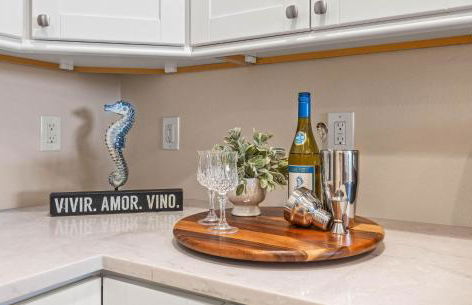 Waterfront Breeze Condo - Photo 9