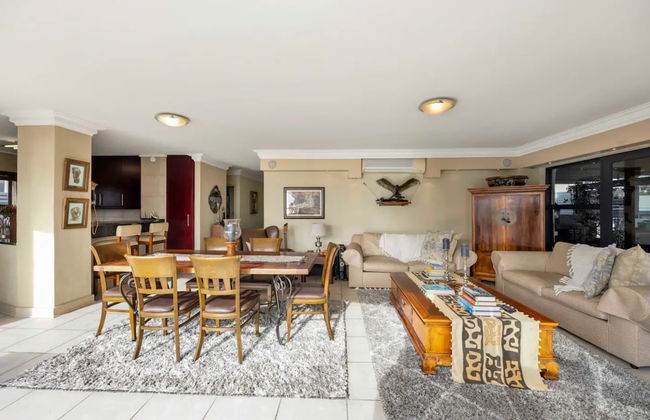 Bright and Stylish Beachfront Apartment - Foto 8