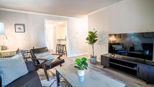 Condo with king bed, walk to Microsoft & park - Foto 2