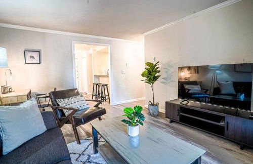 Condo with king bed, walk to Microsoft & park - Foto 2