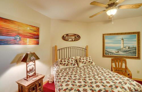 Decks and Views Spacious Cabin Near Table Rock Lake - Foto 24