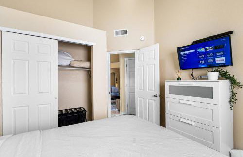 Peaceful West: 4BR Dusk Haven - Foto 34