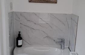 SALE 3 bed House CALNE SLEEPS 6 pet-friendly - Foto 13