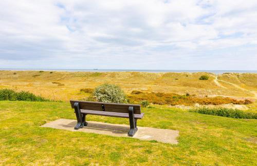 Sea View Holiday Chalet, access to sandy beach - Pets go free - Foto 36