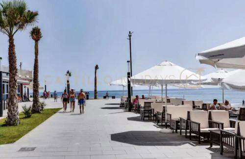 Frontline Apartment Sea Views - Pool - Center - Foto 35