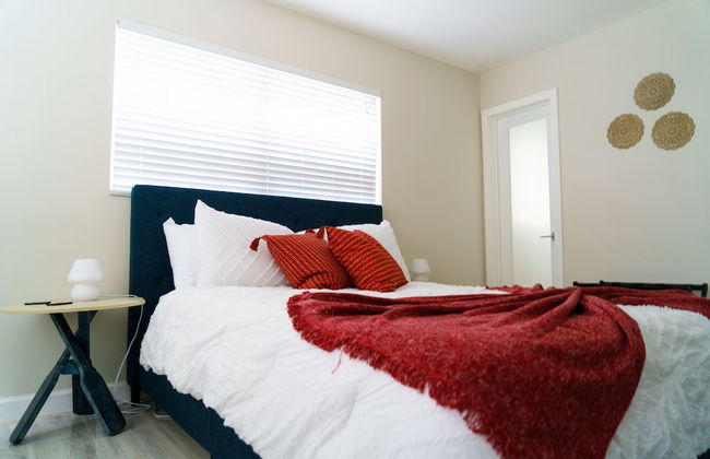 Modern Oasis - Photo 24