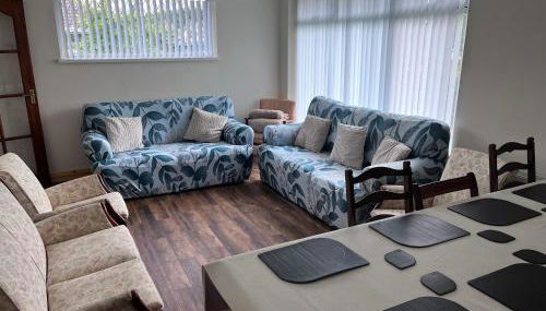 Spacious 5 double bed bedroom bungalow near Belfast - Foto 1