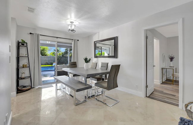 Boca Beauty - Stylish Home With Pool 3 Bedroom Home by RedAwning - Foto 40