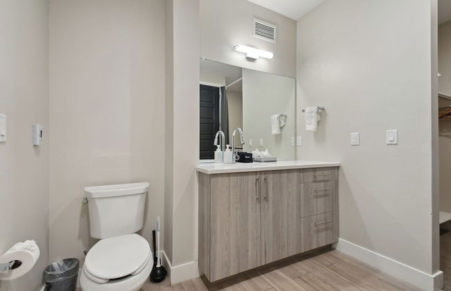 Graffiti & Skyline | RiNo Art Lofts - Foto 18