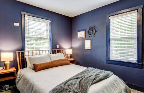 Cozy Dark & Moody Home New Reno 10 mins to Lanc - Foto 15