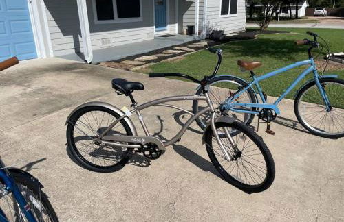 Adorable Southside ATM Cottage with Bikes, Pets OK - Photo 13