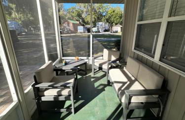 Larkin's Corner Salt Springs Resort Cottage 10 - Foto 6