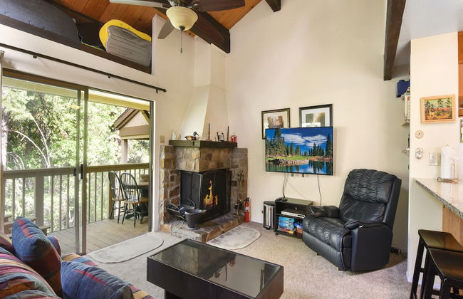 Enjoy Forest Views Retreat at Kingswood Village! - Photo 8