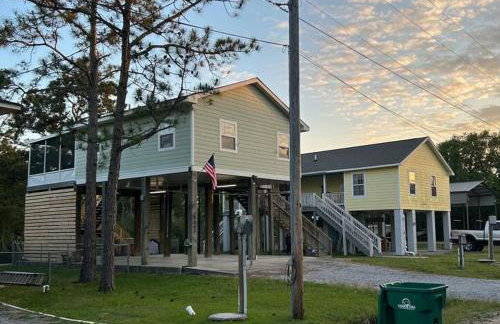 Bay Breeze Bliss-Hot Tub, Bar and Canal 5mi to Beach - Foto 44