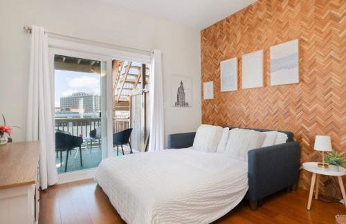 Jennifer's Chic Downtown City Views Private Deck - Foto 24