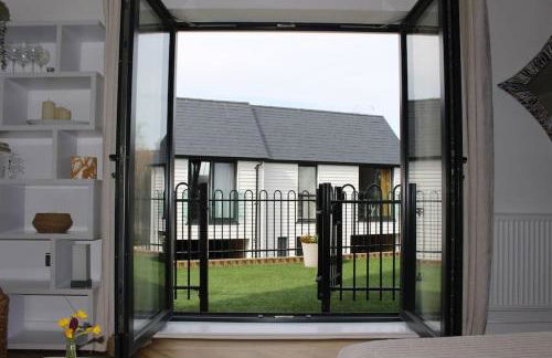 Salt Yard Apartment, Parking and Terrace, Whitstable - Foto 12