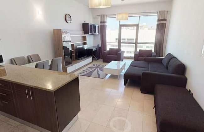 Deluxe One Bedroom Apartment near Mall of Emirates - Photo 1