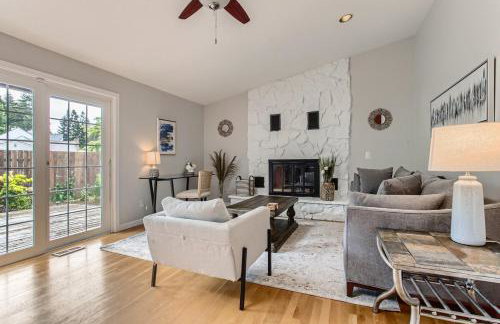 Spacious 4-bedroom home with outdoor deck - Foto 3