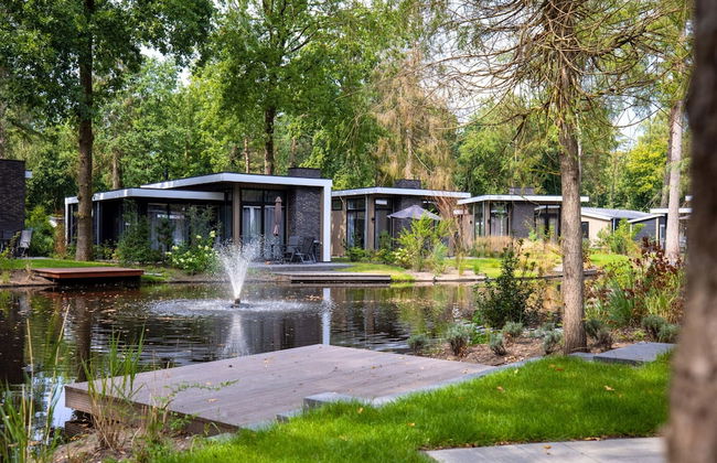 Modern Holiday Home With Decorative Fireplace - Foto 27