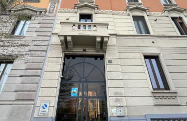 The Small White House In Milan - Foto 75