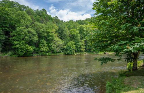 2Bd Riverfront with Expansive Outdoor Space, River Access, Fire Pit - Foto 27