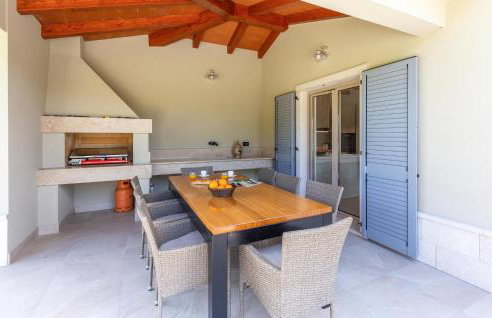 3 Bedroom Awesome Home In Nedescina - Foto 8