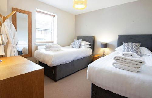 Howells Mere 26, Swans Down - P - Photo 12