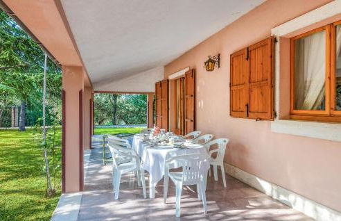 Gorgeous Home In Ponzano Di Fermo - Foto 2