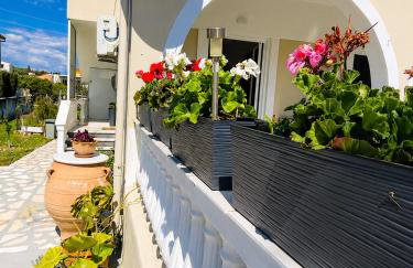 Donna's Luxury home in Kassiopi with Pool 300m to Sea - Photo 32