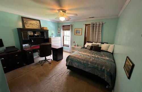 Large Home with Pool & 7 bedrooms; sleeps 21 - Foto 31