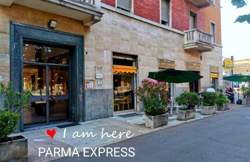 PARMA EXPRESS Traveller's Lodging front Station FS PARKING & Bicycle Storage - Foto 6
