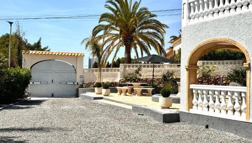 SUNNY Apartment in a Cosy Villa with shared swimming pool - Foto 2