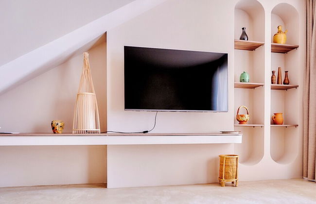 AZAR LUXURY SUITES - Photo 22