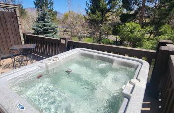 Mountain Chalet Near Snowbasin, 2BR - Foto 34