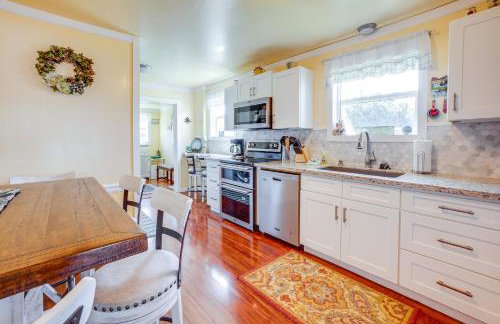 Walk to Gold Beach Charming Cottage with Yard! - Foto 7