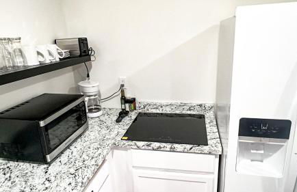 Comfy Studio in Sandy Utah Pvt Entry WFH B - Foto 2