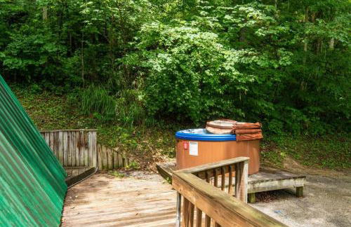 Hot Tub - Haven at the Red - Red River Gorge KY - Foto 5