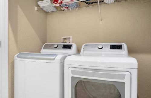 7 beds Nerf Wall Arcade 4 min Walk 2 Beach! - Foto 50