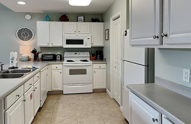 Beach Resort by Southern Vacation Rentals - Photo 15