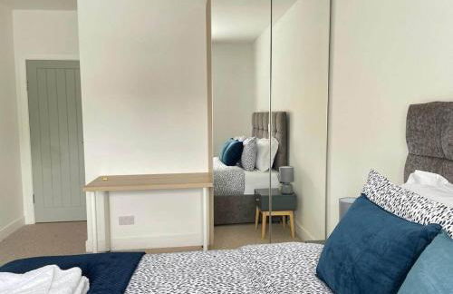 Exclusive 1 and 2 Bedroom Flats only 0,5 miles aw - Foto 49