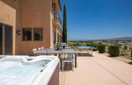 Palazzo Del Sol By AvantStay Breathtaking Home w Mountain Views Hot Tub - Photo 36