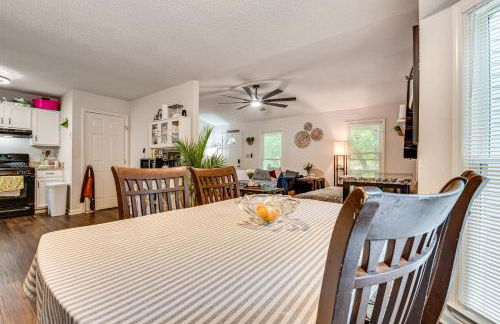 Easy I-20 Access to ATL Suburban Retreat with Yard - Foto 9